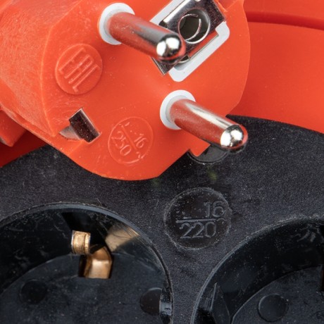 Удлинитель на катушке Атлант 2.0 4 гнезда 40м с заземлением ПВС 3*1,0 10А/2,2кВт PROxima UKA02-10-310-4-40