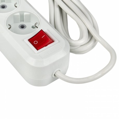 Удлинитель Эксперт 4 гнезда 3 метра 16А/3,5кВт с выключателем и заземлением ПВС 3х1 EKF PROxima UBA16-310-4-03i